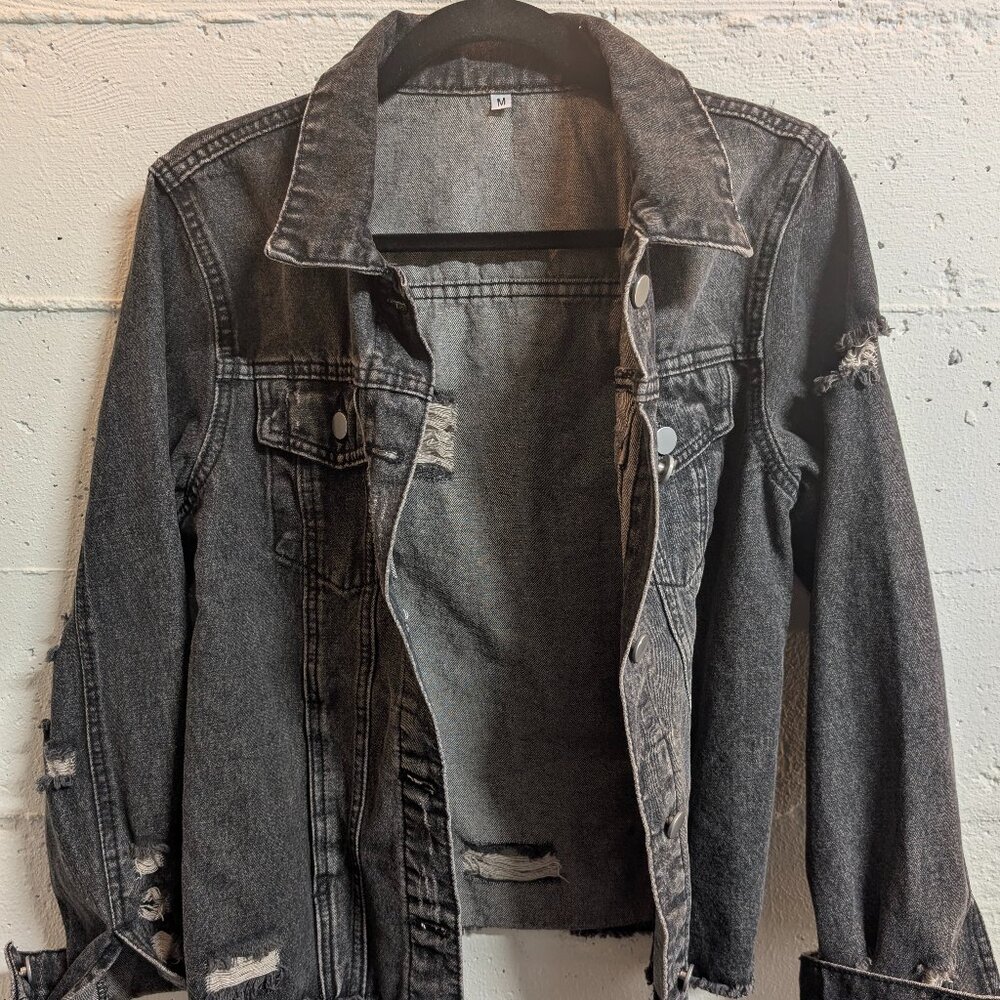 WOMENS DISTRESSED BLACK FRAYED JEAN DENIM JACKET - SIZE M